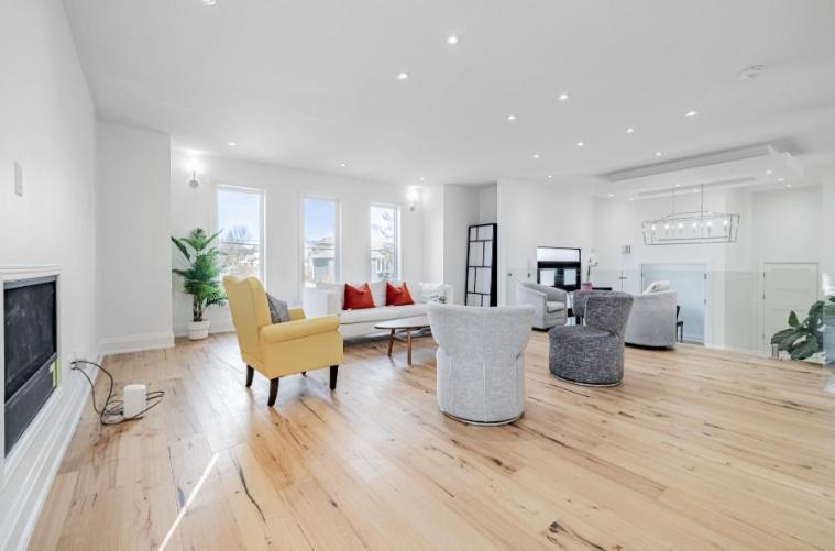 Executive Room In Toronto Next To Yorkdale Shopping Centre Екстериор снимка