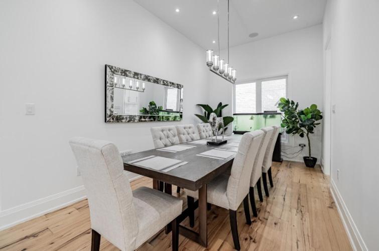 Executive Room In Toronto Next To Yorkdale Shopping Centre Екстериор снимка